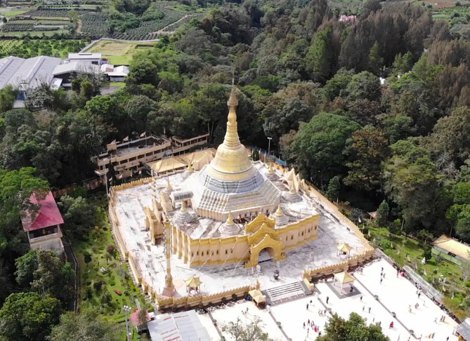 Taman Pagoda Alam Lumbini Pagoda Tertinggi di Indonesia