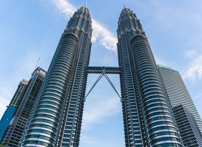 Menara Petronas Ikon Megah Kuala Lumpur Yang Mendunia